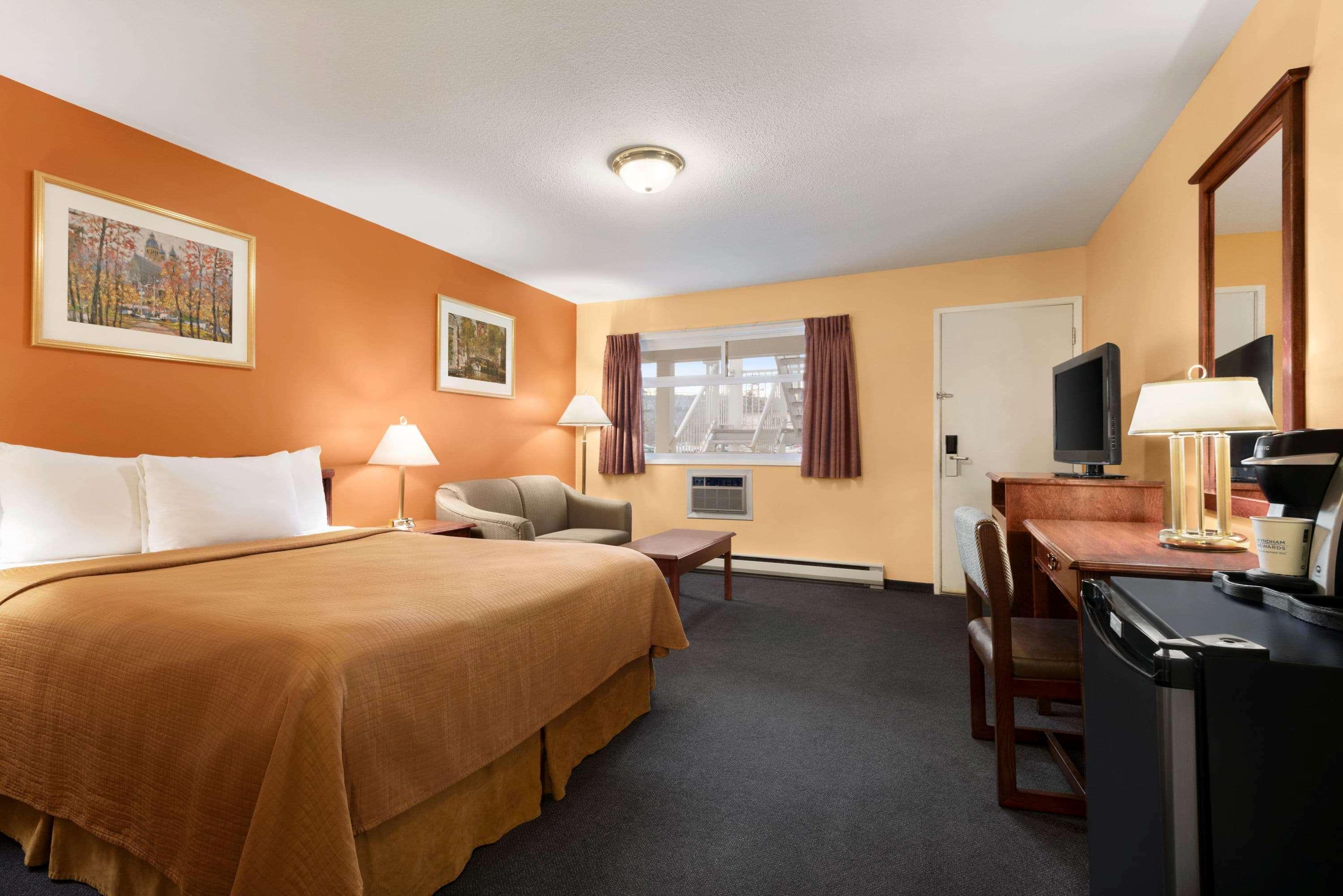 Travelodge By Wyndham Quesnel Bc Exterior foto
